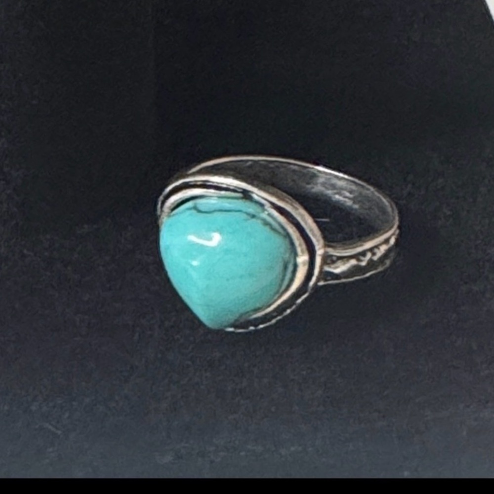 Estate find Turquoise Style Stone Silver Tone Ring Boho Western Jewelry sz. 5